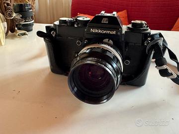 fotocamera reflex analogica vintage Nikkormat EL