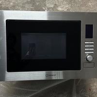 Microonde INDESIT da incasso 25l