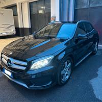 Mercedes-Benz GLA 180d Premium AMG
