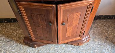 Mobiletto in legno (80×45×80h)