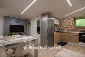 APPARTAMENTO MANSARDATO RISTRUTTURATO E ARREDATO