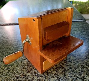 Grattugia Vintage Cantoni In Legno Tipo 1