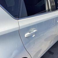 TOYOTA AURIS PORTA POSTERIORE DX