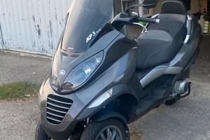 Piaggio Mp3 250