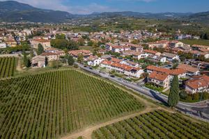 VILLA A SCHIERA A SAN PIETRO IN CARIANO