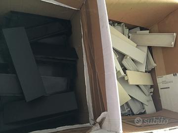 100 sportellini in plastica per frontale computer