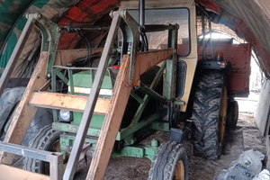 Trattore John Deere 2140