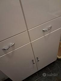 Mobiletto bagno