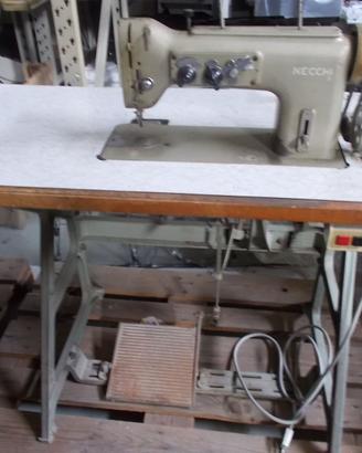 TAVOLO CON CUCITRICE NECCHI "VINTAGE"