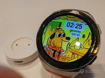 Huawei Watch GT 2e completo di ricarica