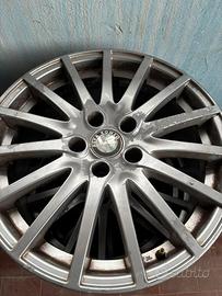 Cerchi in lega alfa romeo