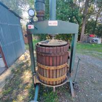 Strettoio Idraulico per Uva