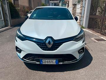Renault Clio 1.6 E-Tech hybrid serie limitata
