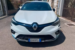 Renault Clio 1.6 E-Tech hybrid serie limitata