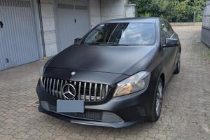 Mercedes classe a nero opaco