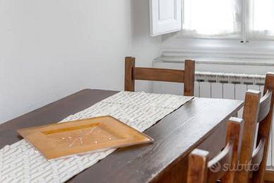 tavolo fratina legno con 4 sedie