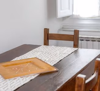 tavolo fratina legno con 4 sedie