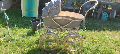 Carrozzina antica