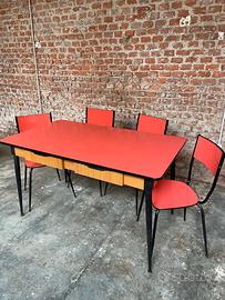 Tavolo in formica con 4 sedie Salvarani
