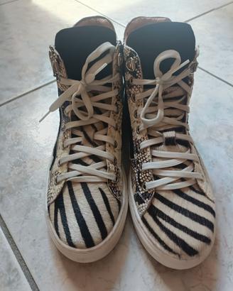 sneaker cavallino
