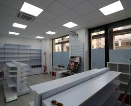 Bottega 2 luci in via D'Annunzio