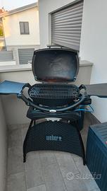 Weber q2200 con stand + plancha in ghisa