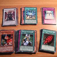 Carte Yu-Gi-Oh! 76 carte in blocco