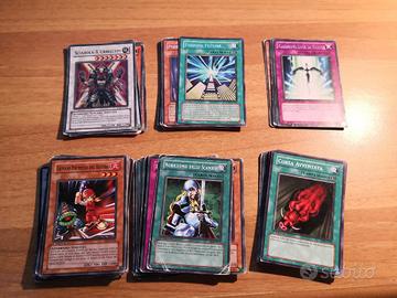 Carte Yu-Gi-Oh! 76 carte in blocco