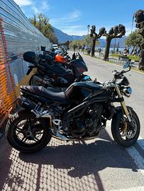 Triumph speed triple 1050