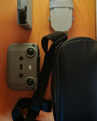 DJI Mini 2 SE Fly More Combo