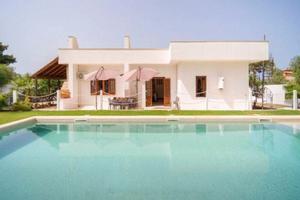 Con giardino e piscina a CINISI