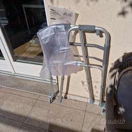 Deambulatore  + sedile WC rialzato + copertura imp