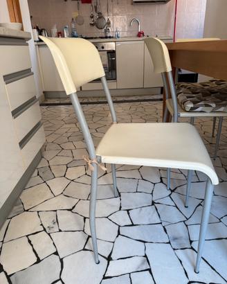 Tavolo da cucina e sedie