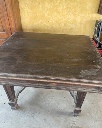 Tavolo in legno