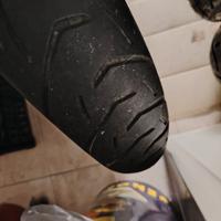 Gomme anteriore moto