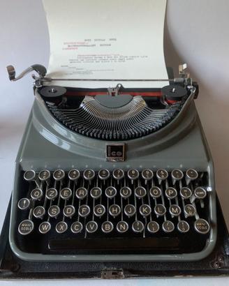Macchina da scrivere Olivetti ICO MP1 (Grigia)