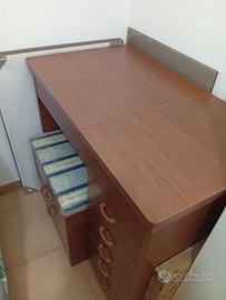 Mobile per macchina da cucire.