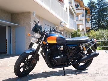 Royal Enfield Interceptor 650 Barcelona Blue