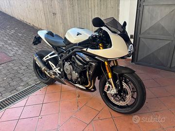 TRIUMPH SPEED TRIPLE 1200 RR