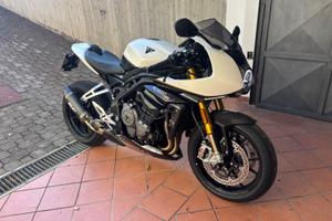 TRIUMPH SPEED TRIPLE 1200 RR