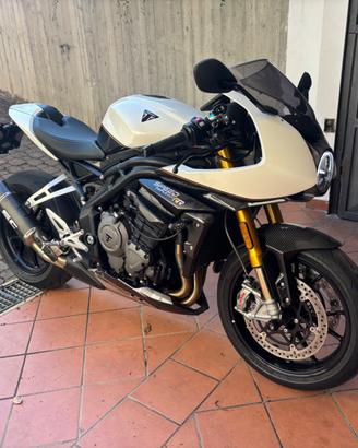 TRIUMPH SPEED TRIPLE 1200 RR