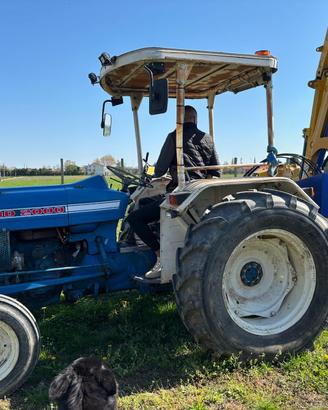 Trinciasiepi marolin m380 +trattore ford 2000
