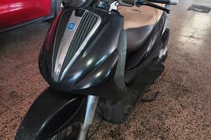 Beverly 500 Cruiser 2007 leggi descrizione 