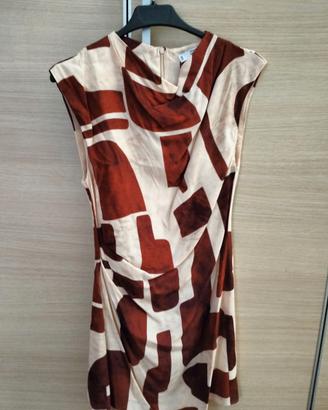 Vestito nuovo con cartellino