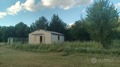 Rustico con terreno a L' Aquila
