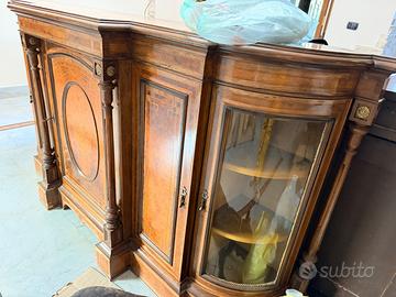 Credenza Vittoriana inglese in  radica di noce