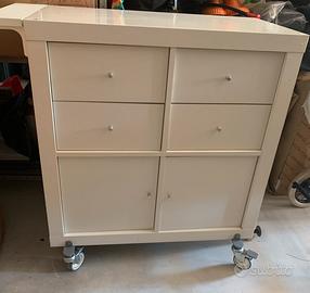 Mobiletto Ikea con ruote bianco