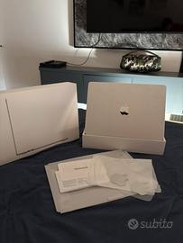 MacBook Air M2, 13”, 8gb ram, 256gb memoria