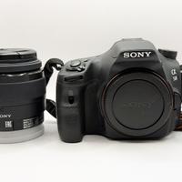 Sony Alpha A58 con ottica zoom