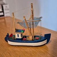 Peschereccio modellino nave
